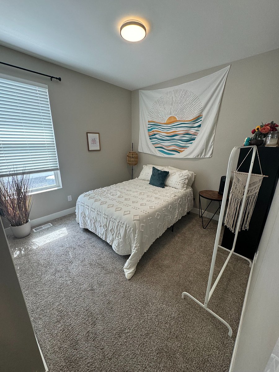 Bedroom #2 with queen size bed
