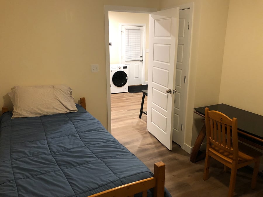 Secondary Bedroom/Office twin size bed