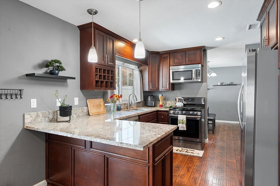 Furnished Finder property 742483_1 photo 3