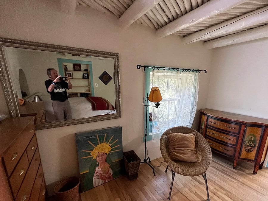 2nd bedroom (bed behind you)