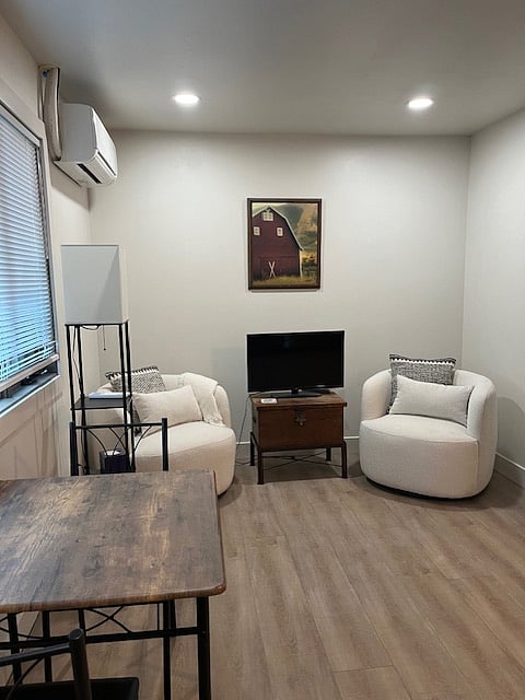 Furnished Finder property 742628_1 photo 4