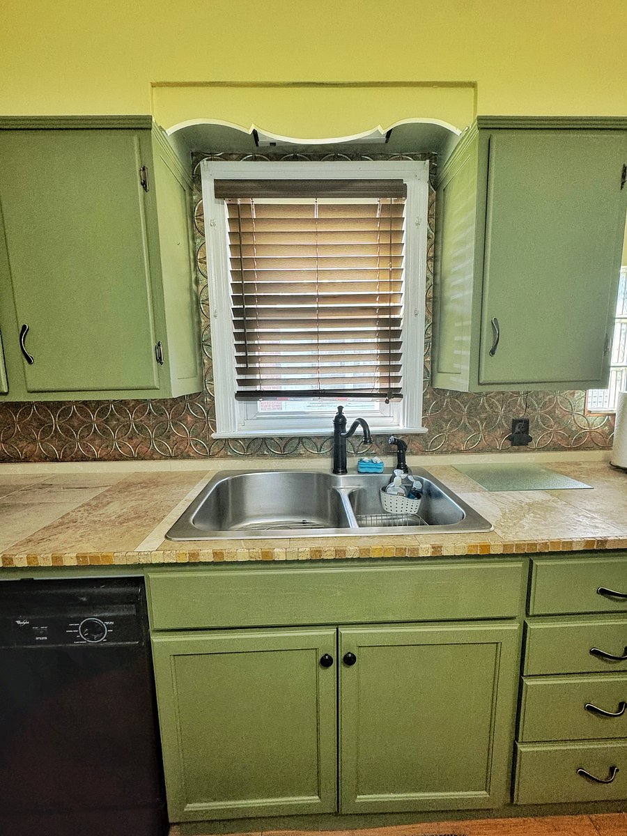 Bright & Functional Layout Easy to keep clean and perfect for midterm stays.