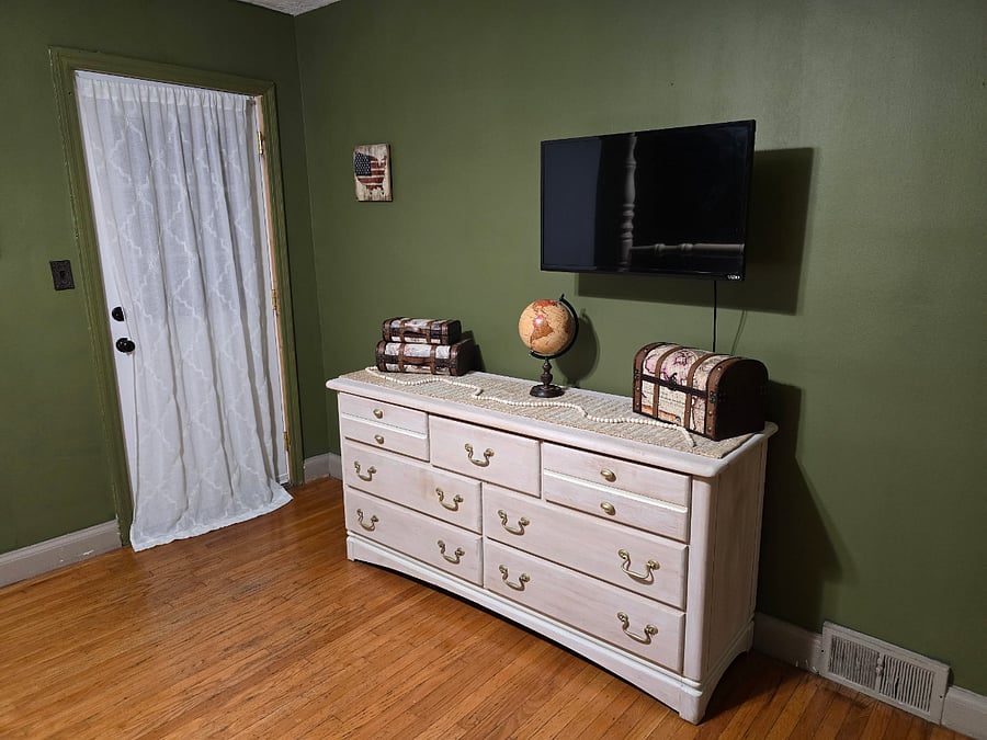 Quiet, Comfortable Sleep Space  Perfect for night-shift nurses or long workdays.
