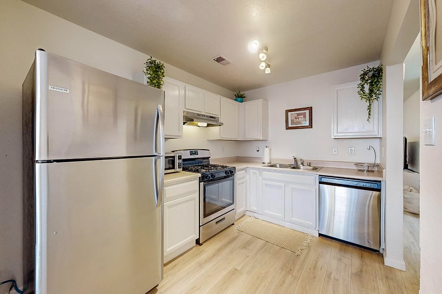 Furnished Finder property 742695_1 photo 4
