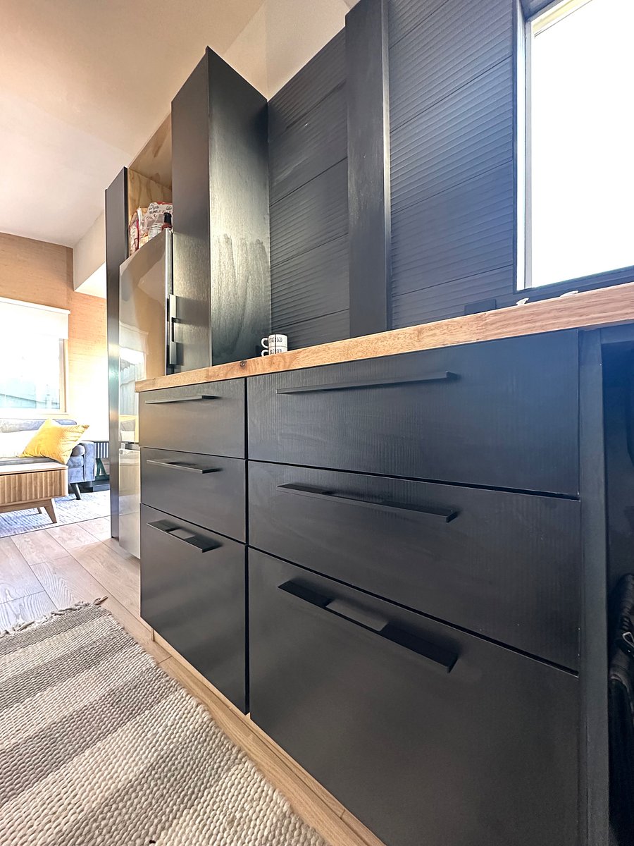 Recently renovated kitchen from top to bottom with beautifully designed custom cabinetry with a modern touch.