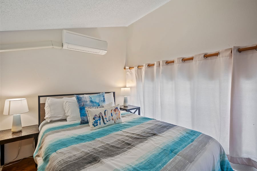 Upstairs loft bedroom
