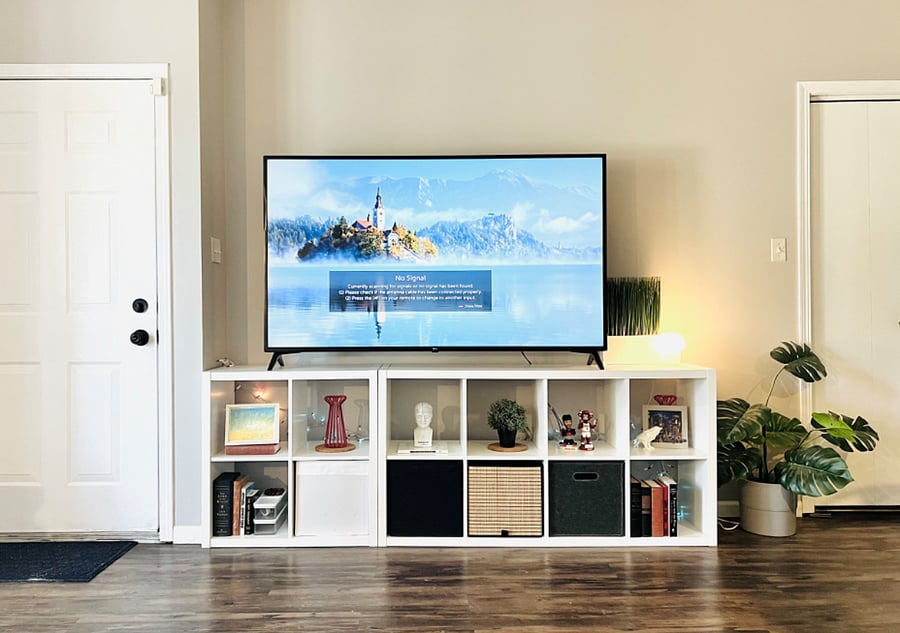 70" Smart TV