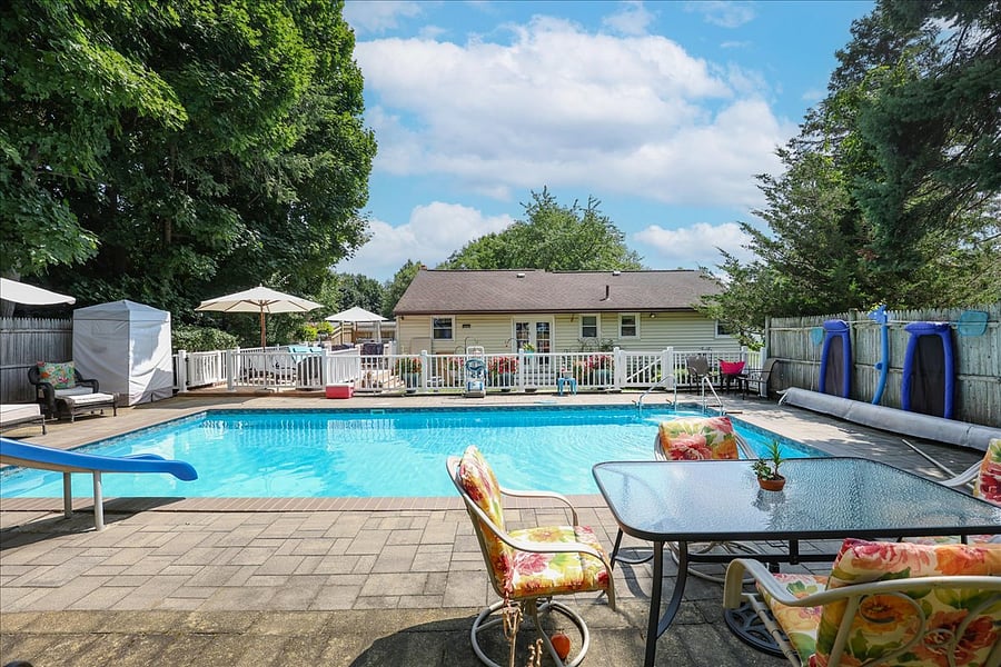 Furnished Finder property 743081_1 photo 3