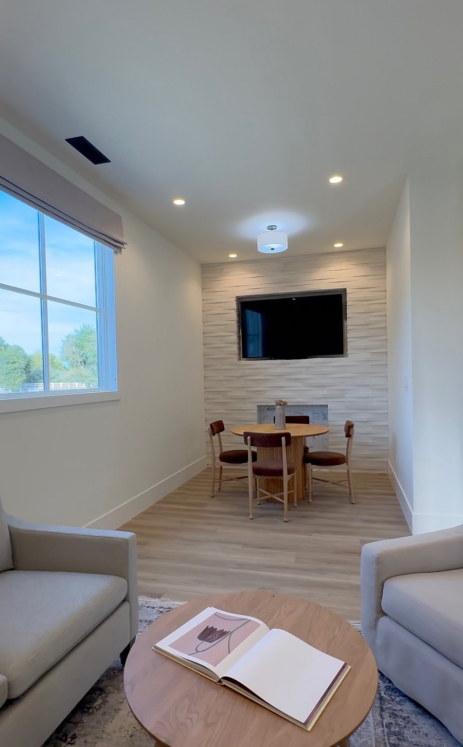 dining room / breakfast table / tv for nearby living room