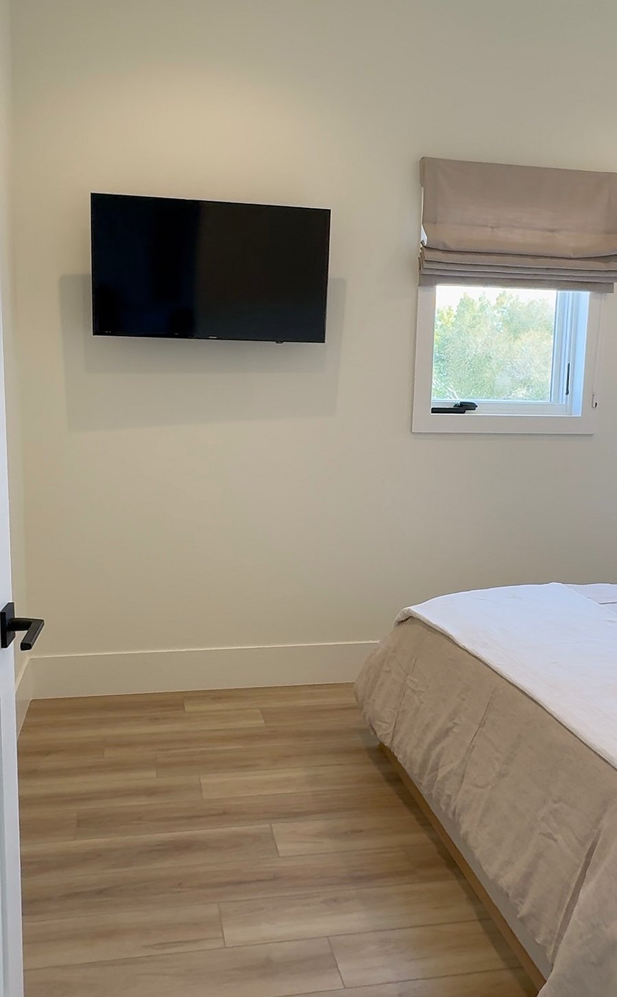 bedroom 1 tv