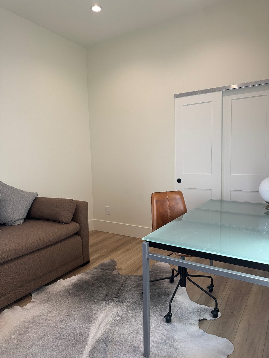Dedicated Office or Other Sitting Room with Queen Size Day Bed