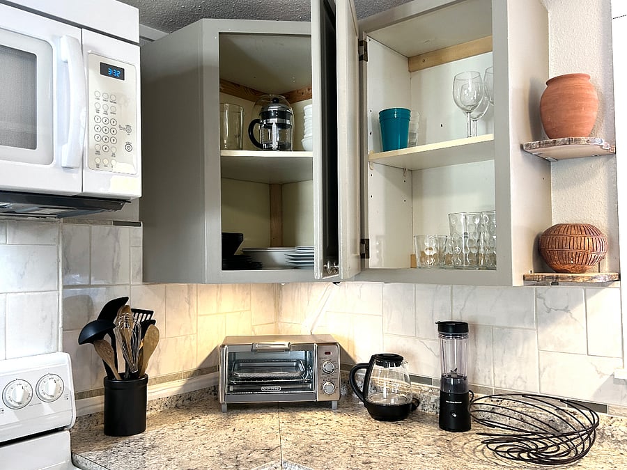 Air fryer/ toaster oven/ electric kettle, personal blender, dinnerware, outdoor dinnerware, wine glasses