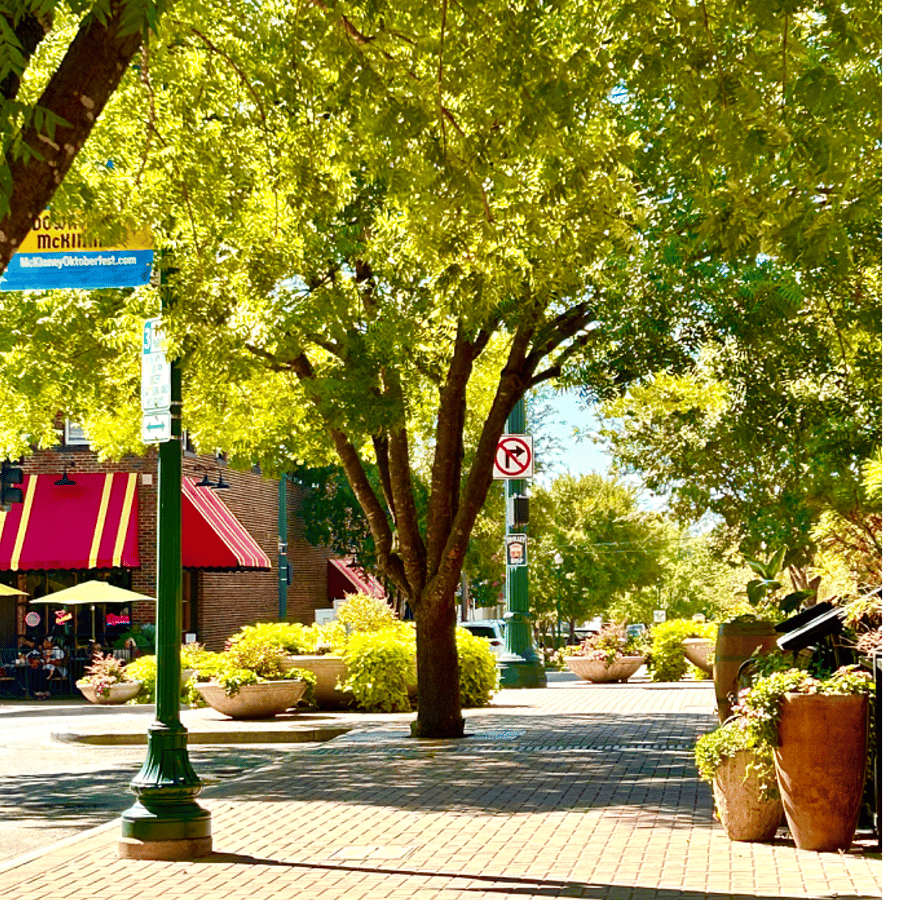 Only an easy 10 minute stroll to McKinneys famous downtown square!