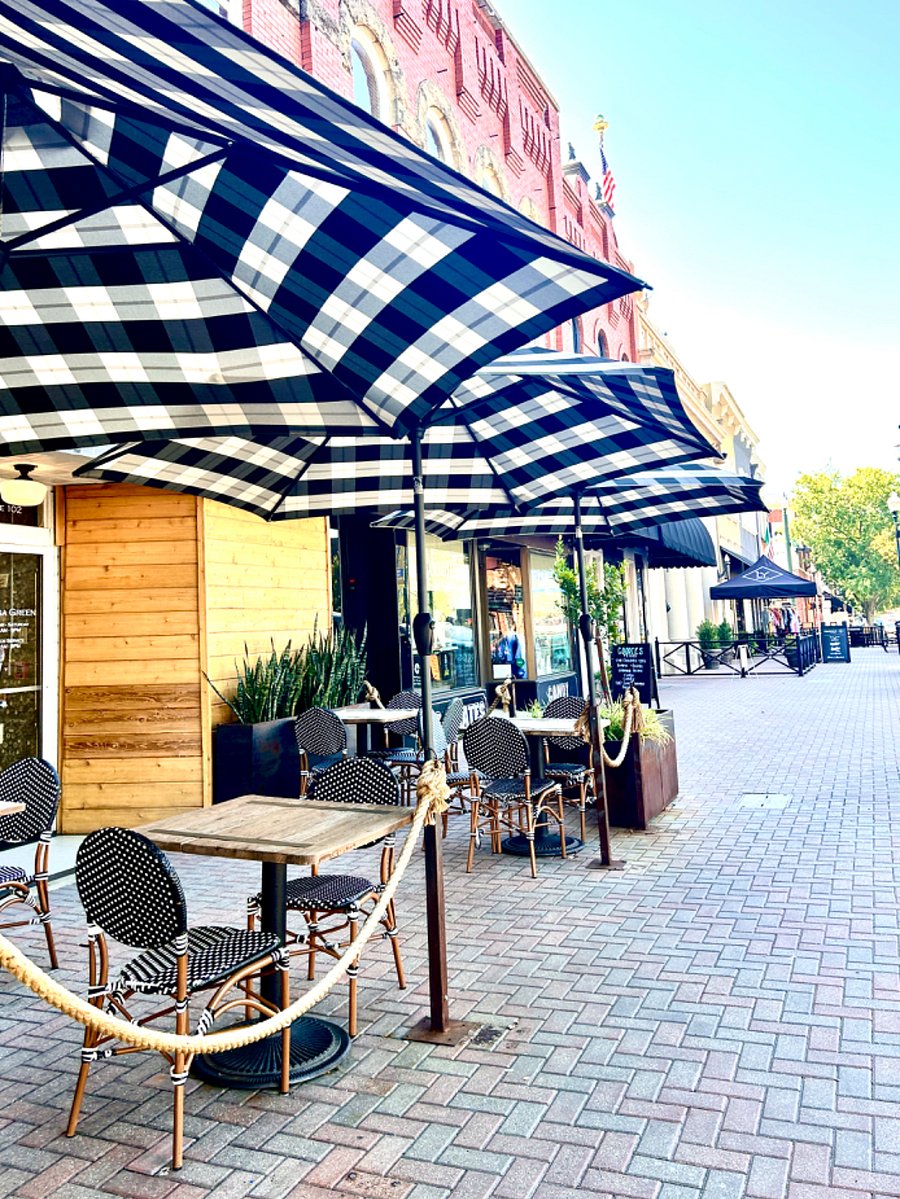 Restaurants, coffee bars, a fabulous bookstore and frequent festivals are just a few of the things you will enjoy in downtown McKinney