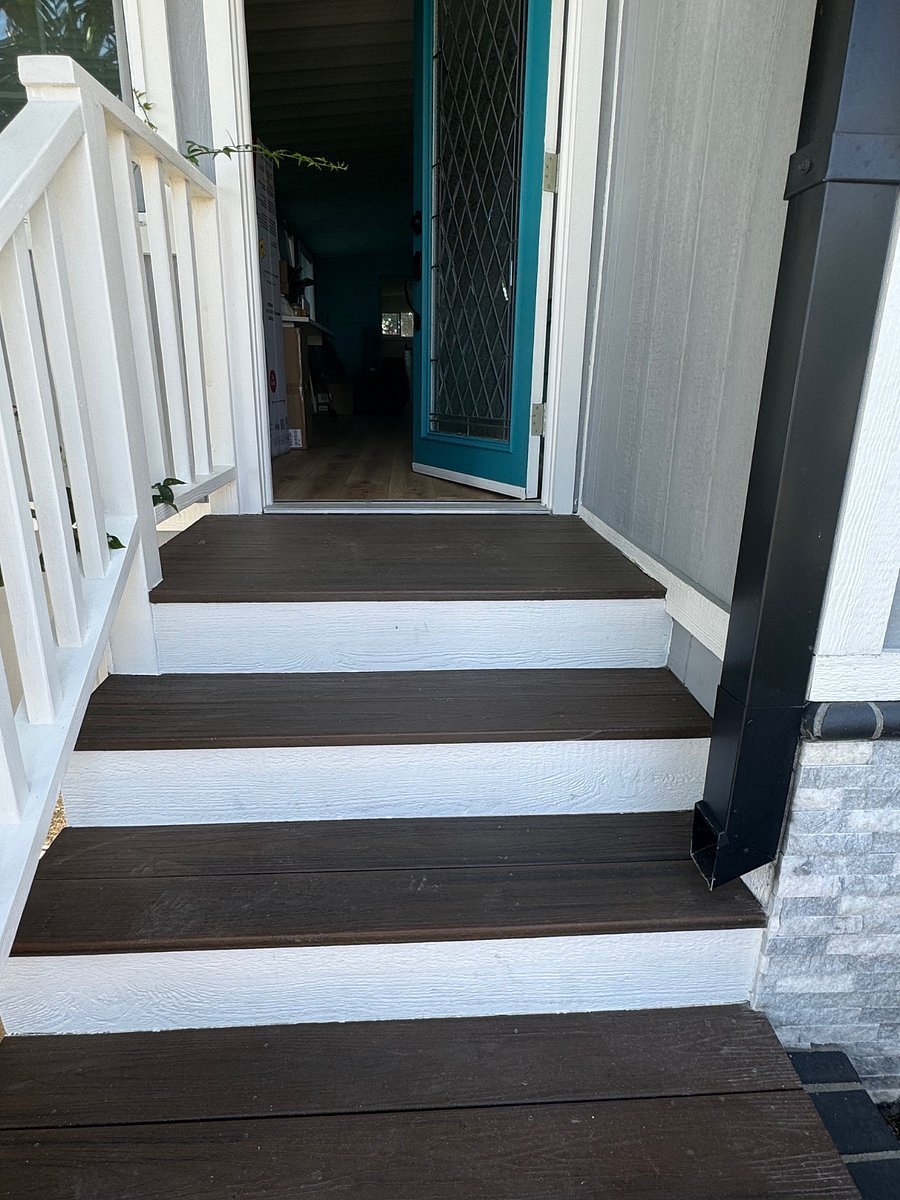 Front door to your private area to go into your very own master suite studio cottage at the beach