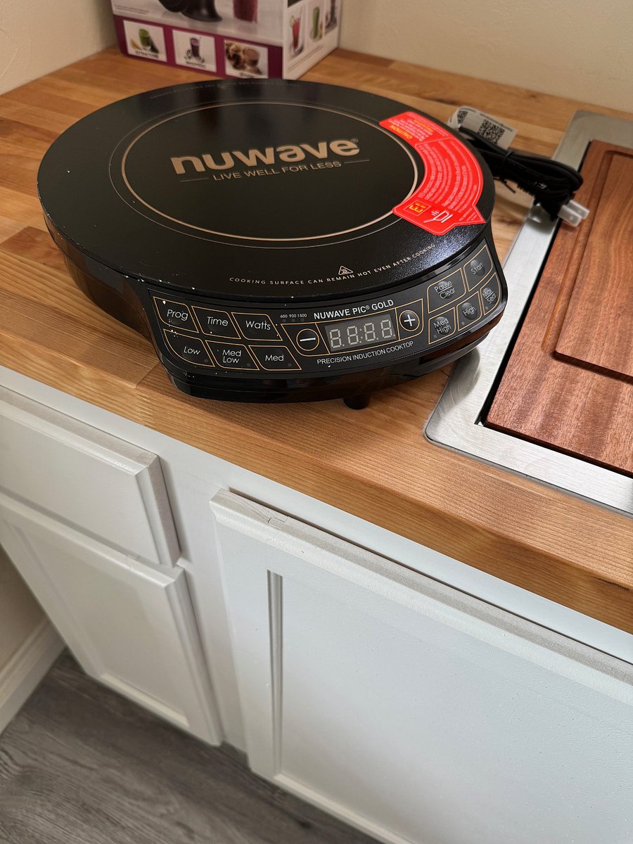 check out this amazing cook top stove.. they use this in high end hotels and it cooks just like a stove.. without the mess.. 