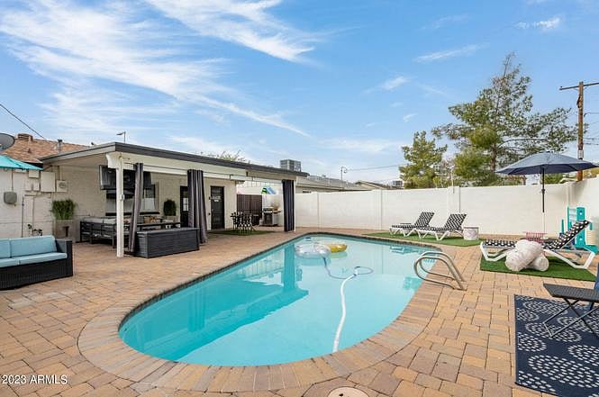 Furnished Finder property 743320_1 photo 18