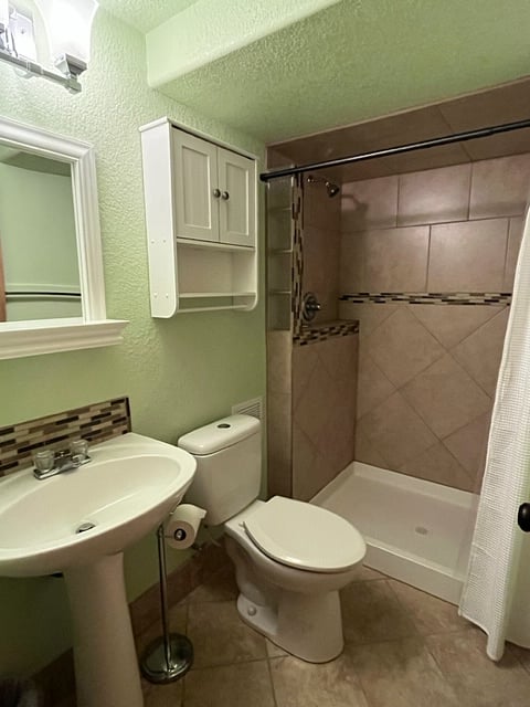 Large 3/4 Bath in basement