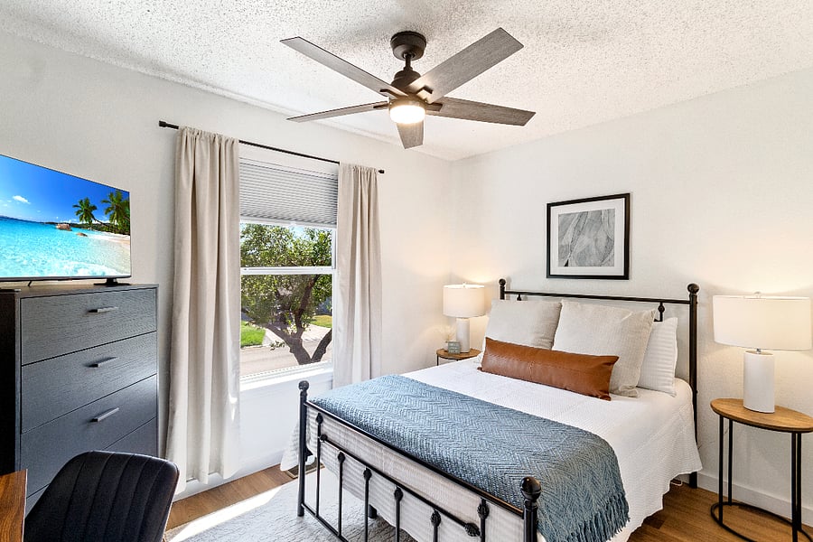 "The Emily Room" Upstairs Small Bedroom