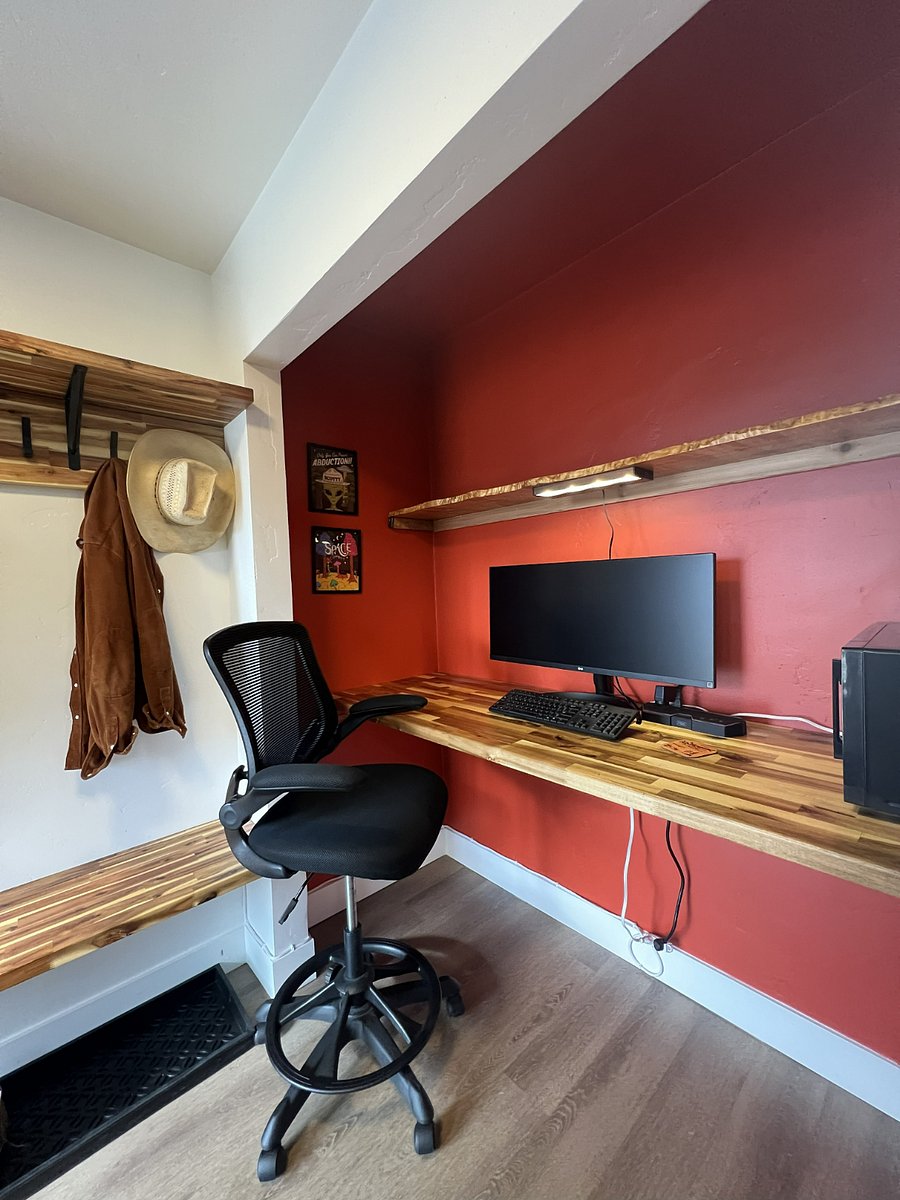 Work station 