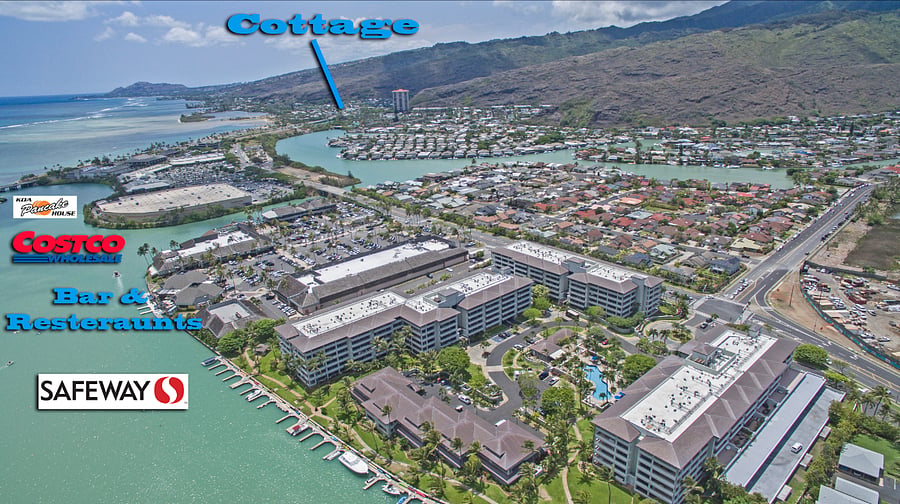 Conveniently located near to Costco, Safeway and Koa Pancake House. There are also fun bars and eateries on the marina