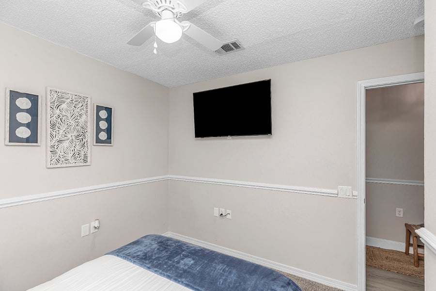 Guest Bedroom #2
- Full Size Bed
- Smart TV