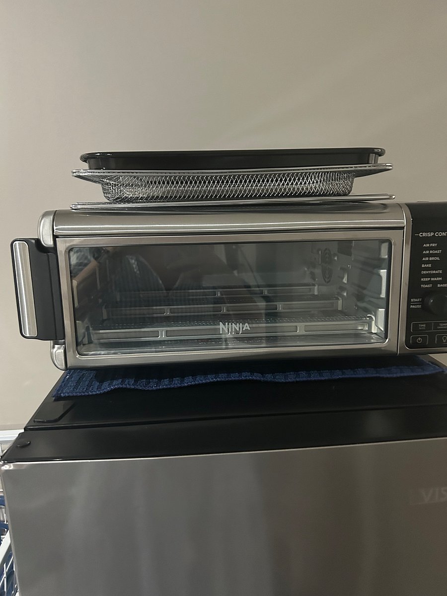 Please note: Large air fryer has been added! Cooks a tray of cookies and a 12 inch pizza!