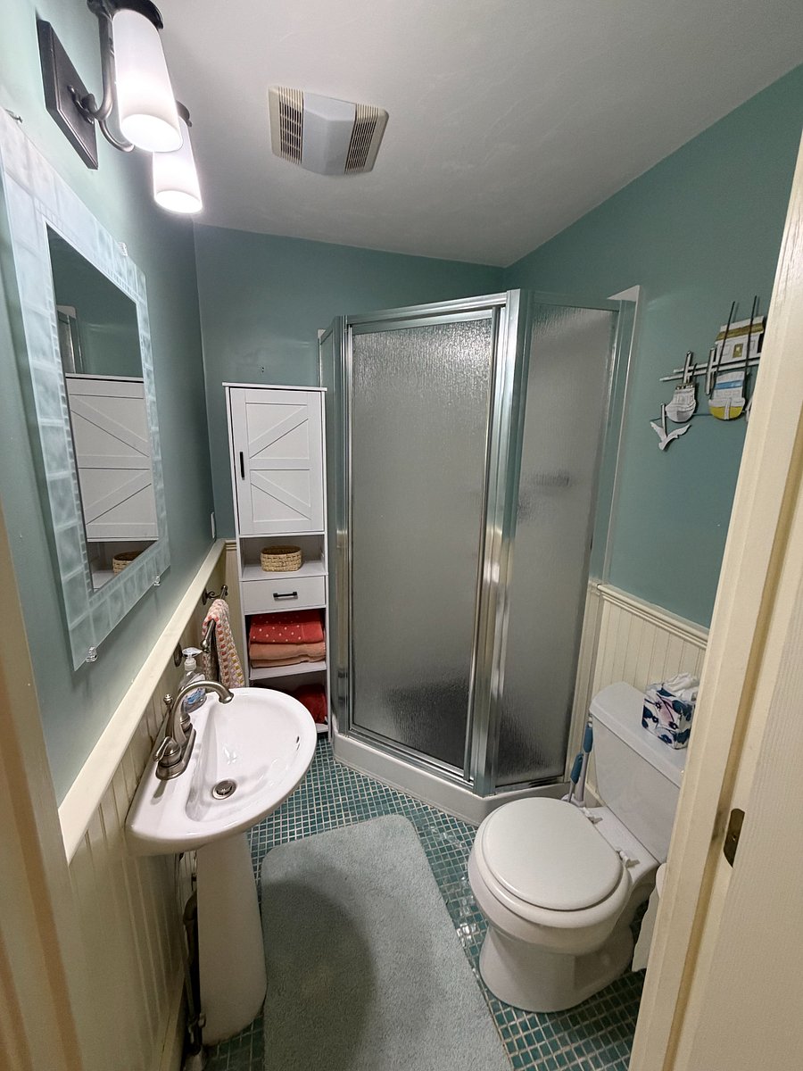1st floor bathroom