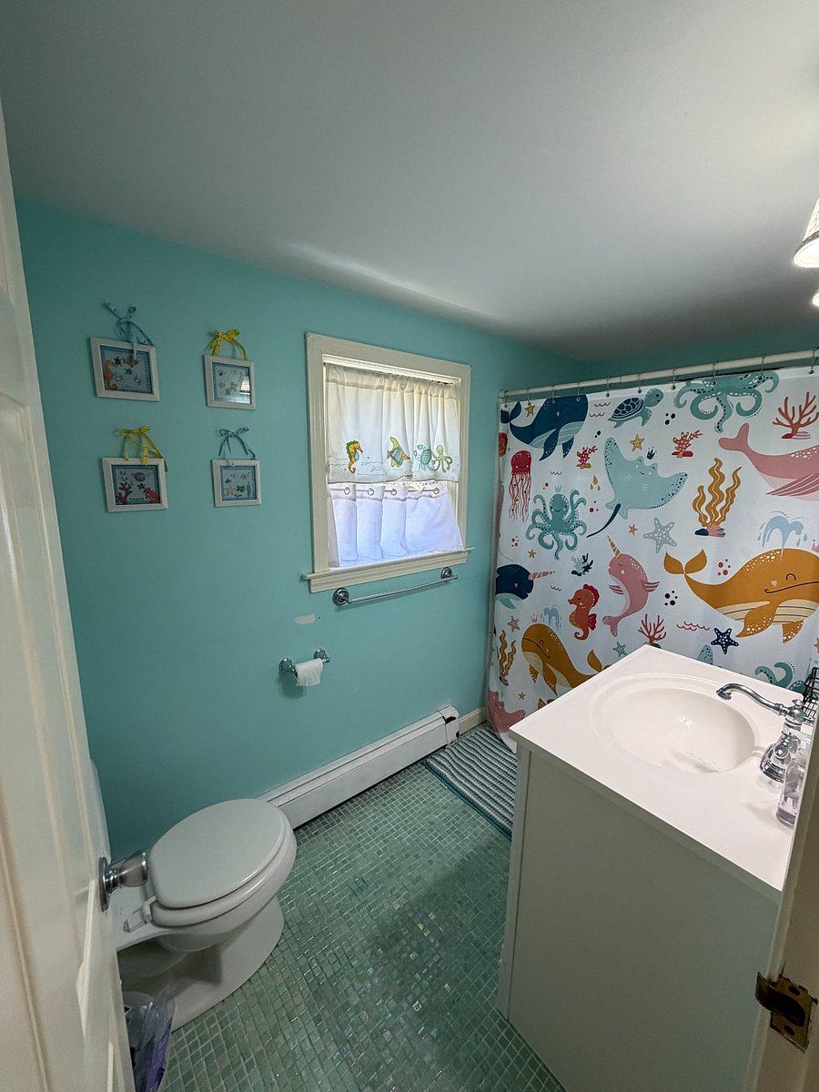 2nd floor bathroom