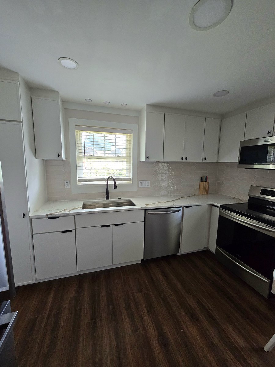 Recently renovated kitchen with all new appliances. Fully stocked for all your needs.