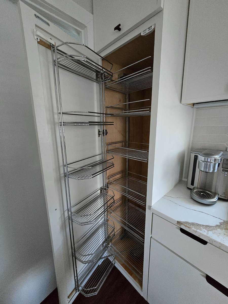 Spacious pull out pantry