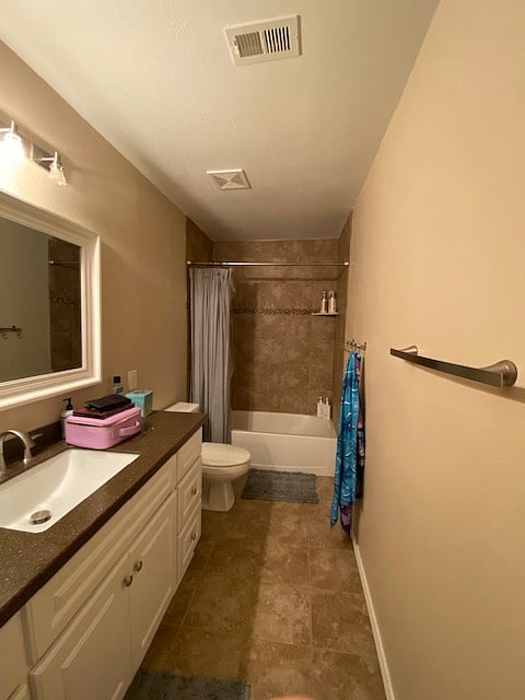 Shared Upstairs Bathroom