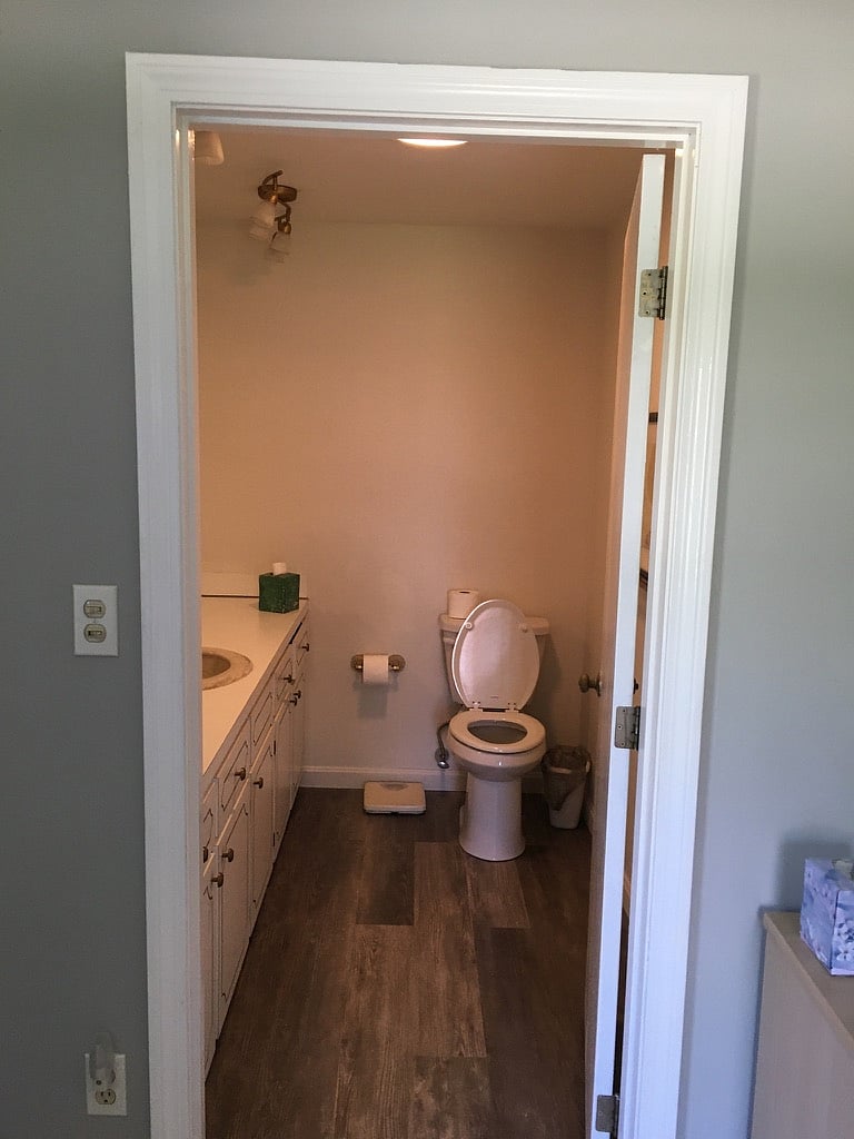 1/2 bath attached to Queen BR