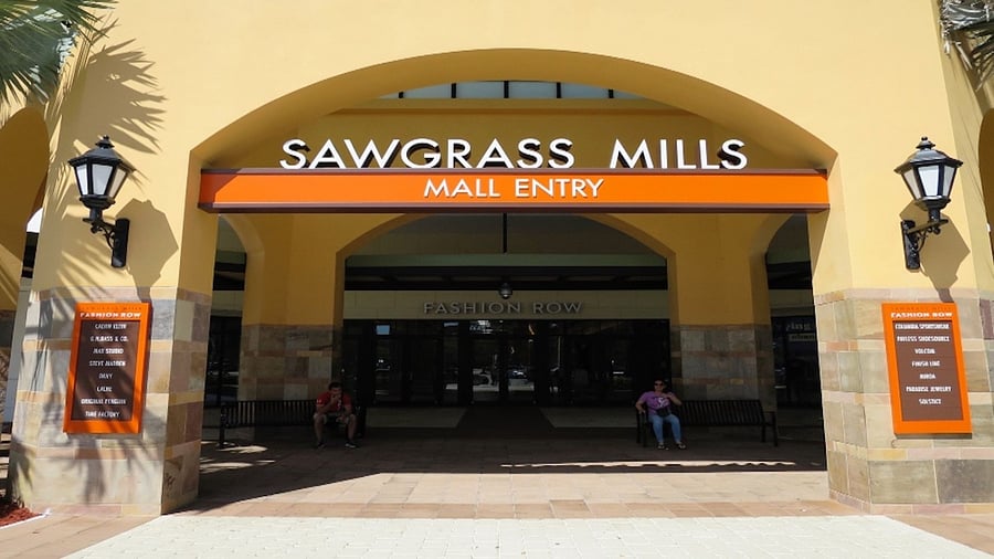 Sawgrass Mills Mall is only 2 miles away! Every store you can imagine, movies, restaurants, and more! 