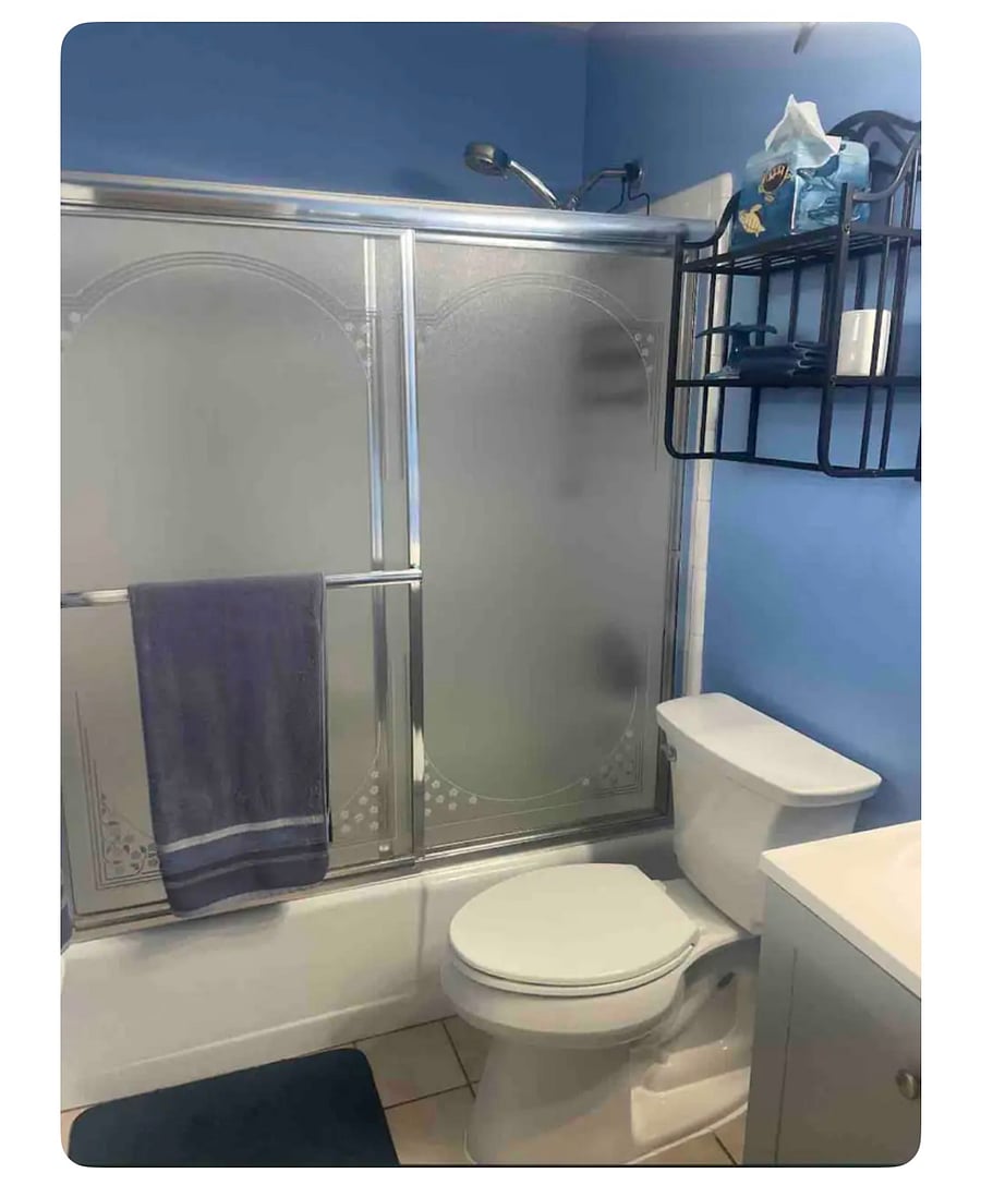 Full Bathroom.