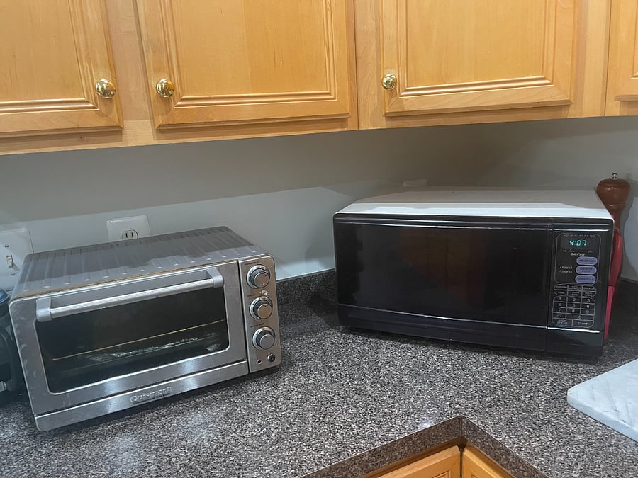Toaster Oven and Microwave