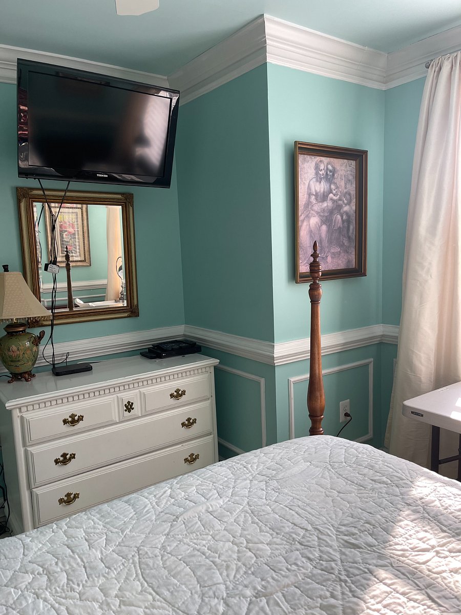 Room with TV/Roku and chest of drawers