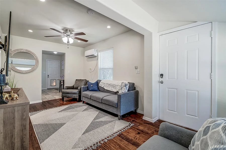 Furnished Finder property 745685_1 photo 3