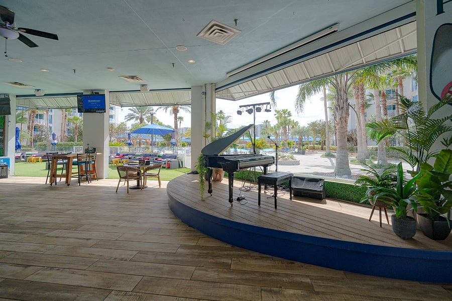Head out to enjoy the on-site entertainment & dining options