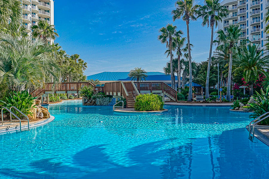 Make a splash or relax the day away at the sparkling communal pool