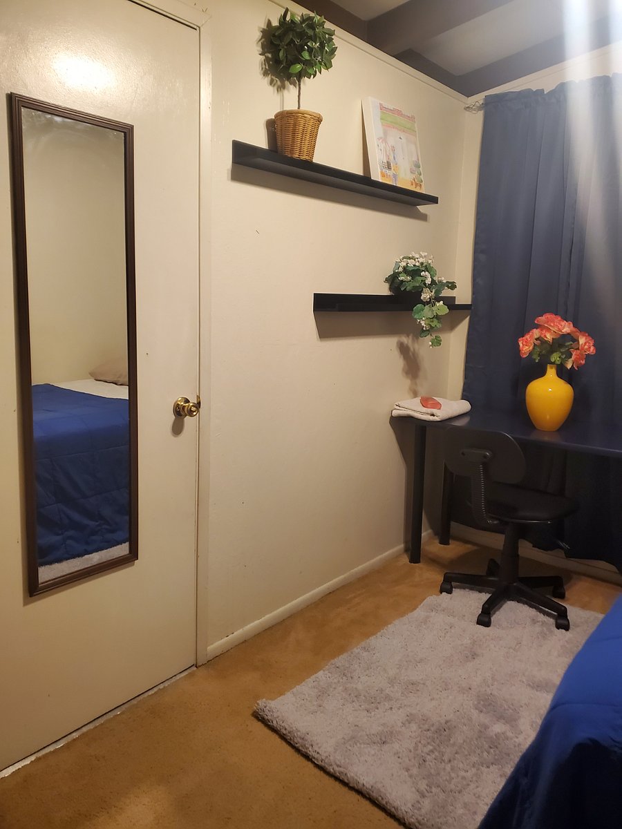 PRIVATE ENTRANCE