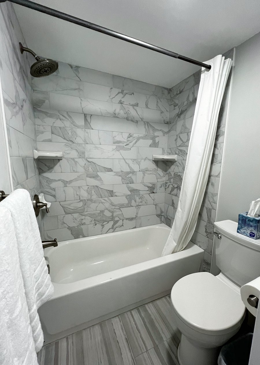 Tub/Shower combo in the bathroom