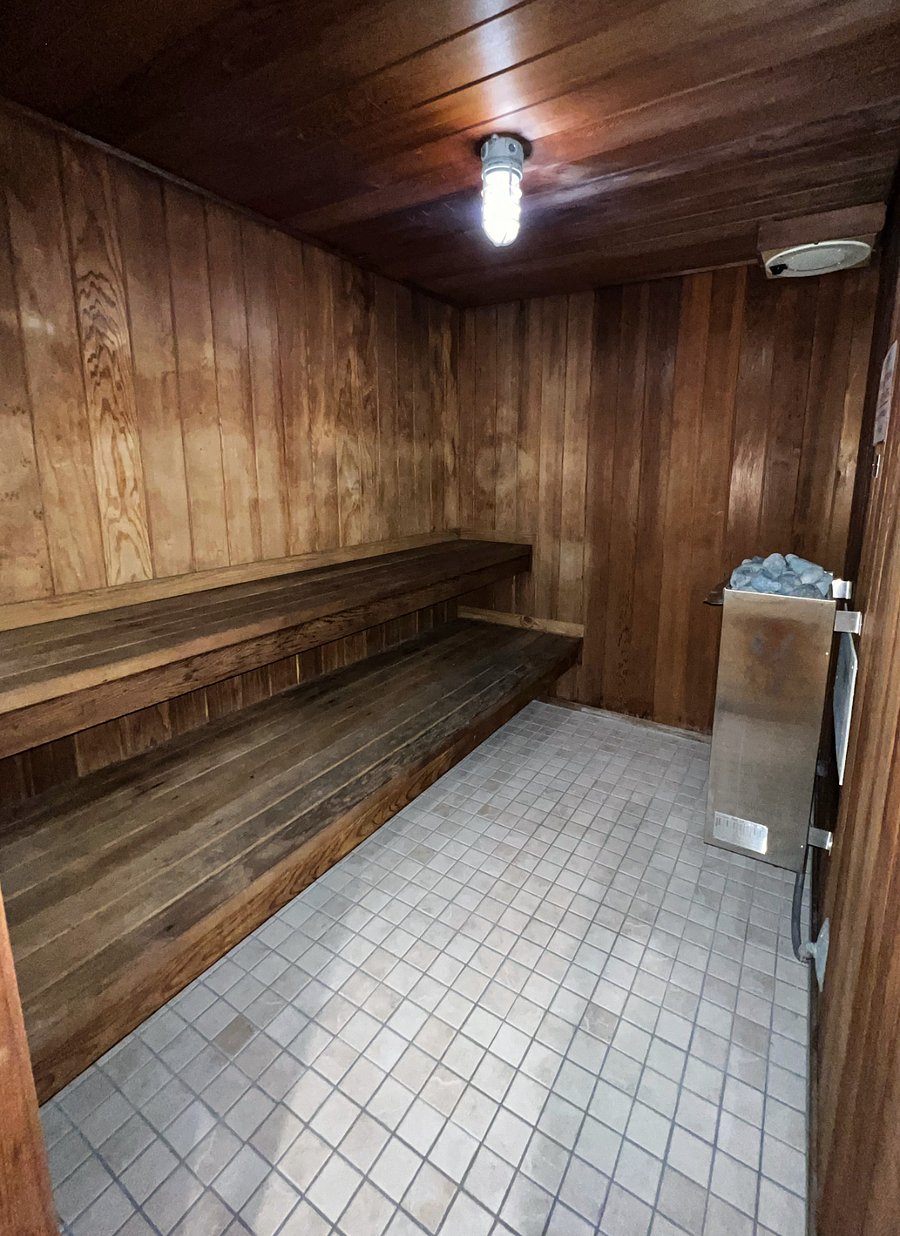 Separate men's and women's saunas and locker rooms.