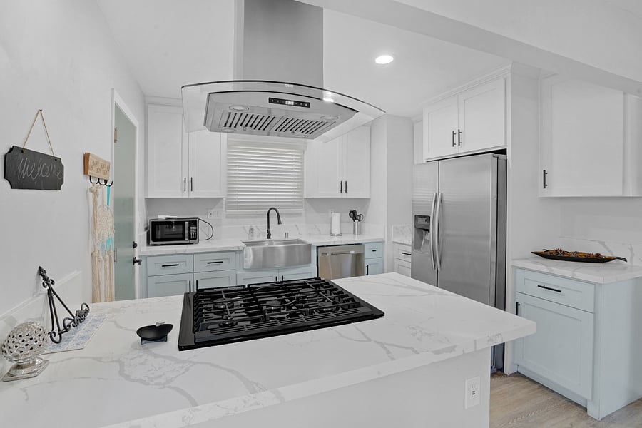 Fully Stocked Kitchen with all new appliances