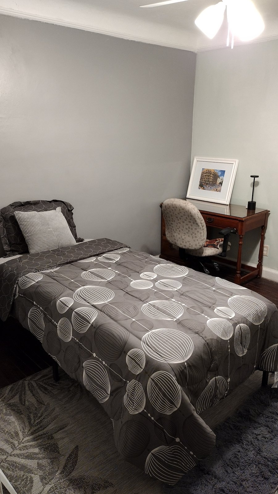 Bedroom #3 with with a desk
