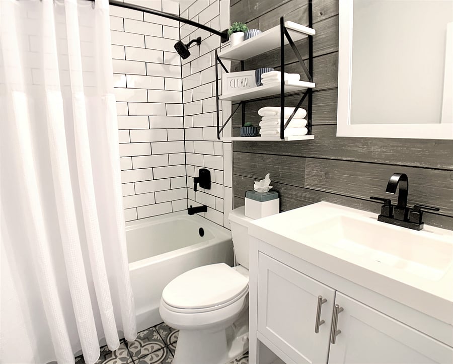 Full guest bathroom.