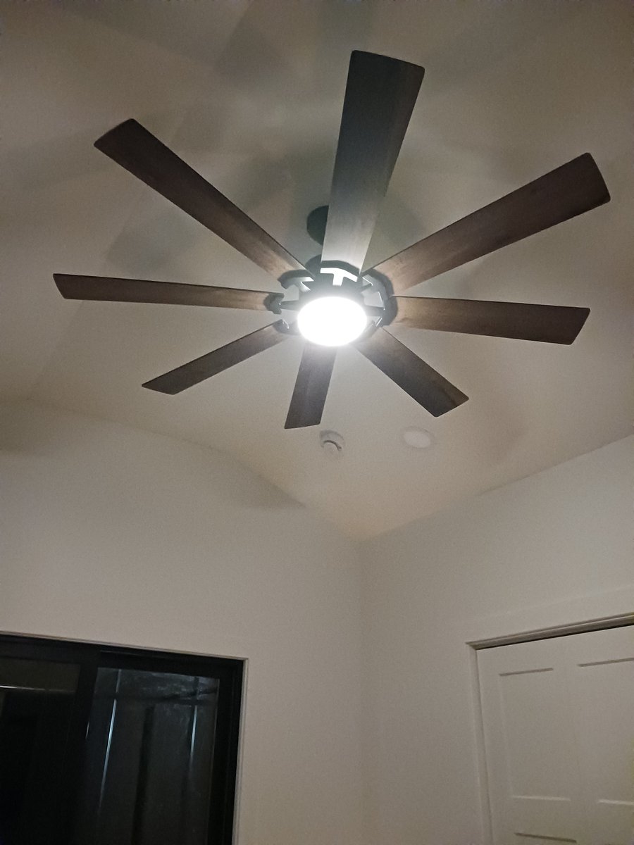 Gorgeous tall ceilings, beautiful fans will keep you cool, in conjunction with AC.