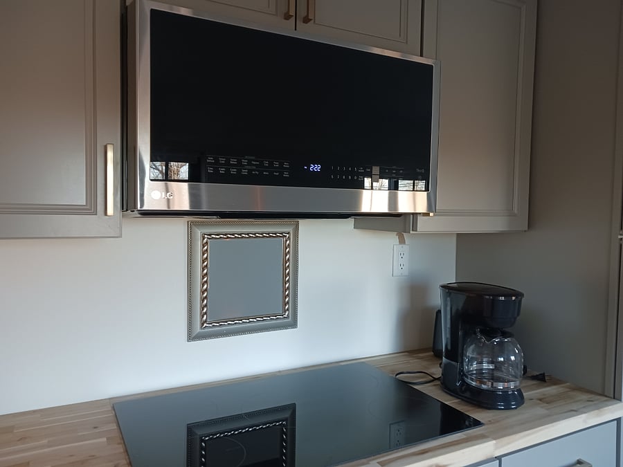 Induction cooktop. Combination Microwave, convection air fryer...