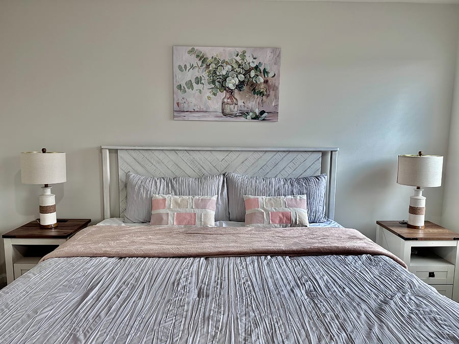 KIng bedroom
