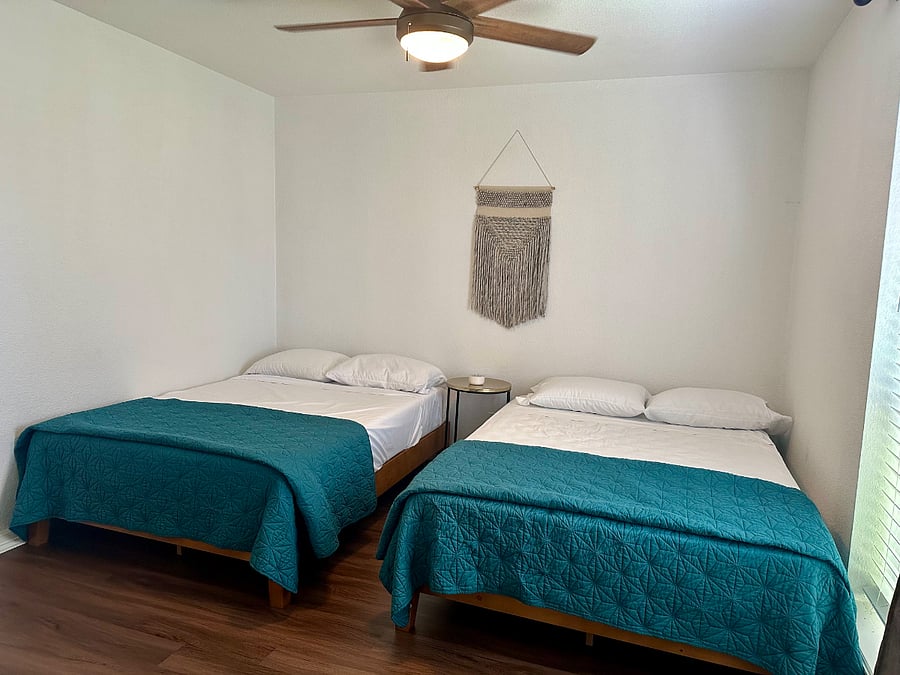 Second bedroom with two Full beds